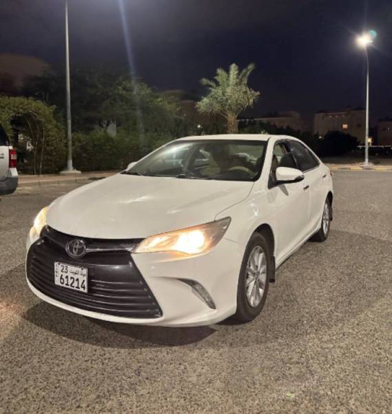 تيوتا كامري 2017 للبيع 