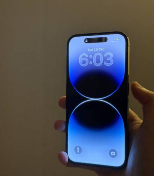 ايفون ١٤ برو للبيع 