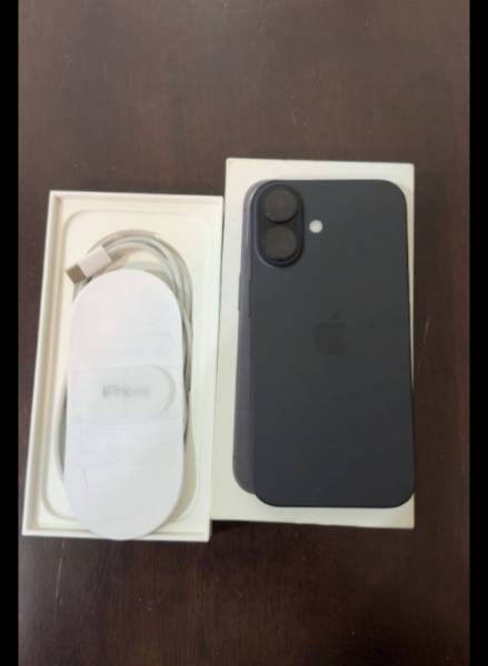 ايفون 16 العادي للبيع 