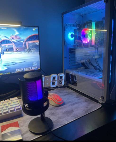  بي سي نضيف للبيع 