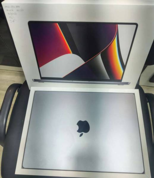 MacBook M1 للبيع 