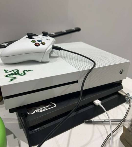 اكس بوكس ون إس للبيع 