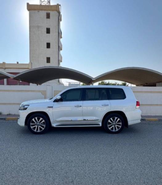 تويوتا جيب لاند كروزر GXR 2021 للبيع 