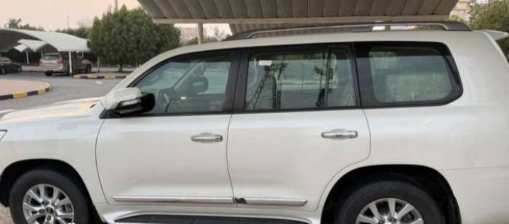 تويوتا GXR لاندكروزر 2017