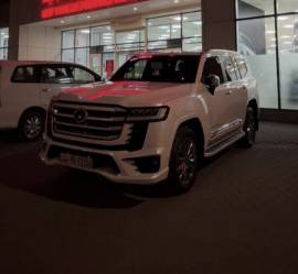 تويوتا لاند كروزر 2026 VXR للبيع