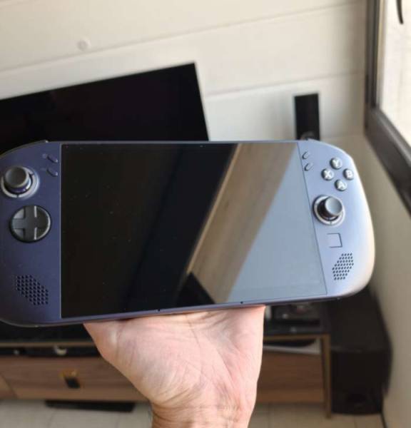 LENOVO LEGION GO للبيع 