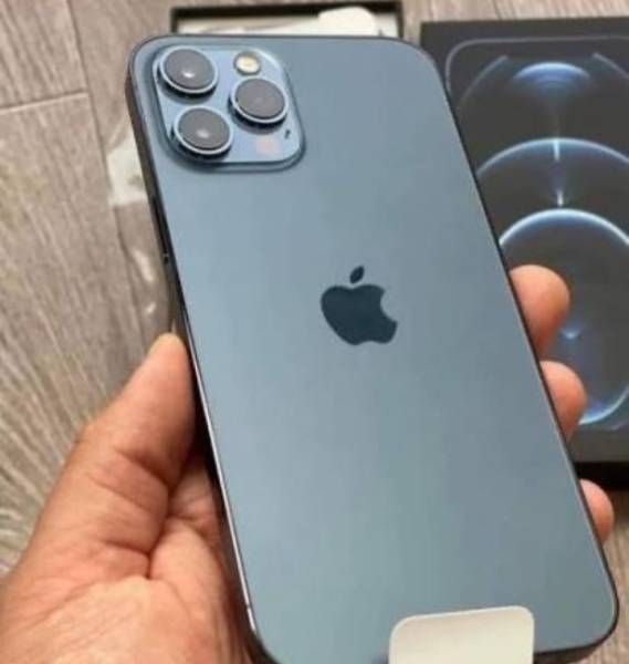 ايفون 12 برو ماكس للبيع 