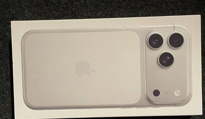 أيفون ١٧ بروماكس للبيع 