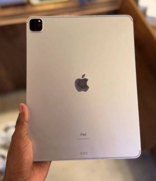 Ipad Pro M1 12.9 inch للبيع 