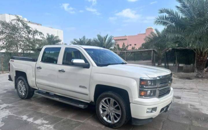 شيفروليه سلفرادو 2015 للبيع 