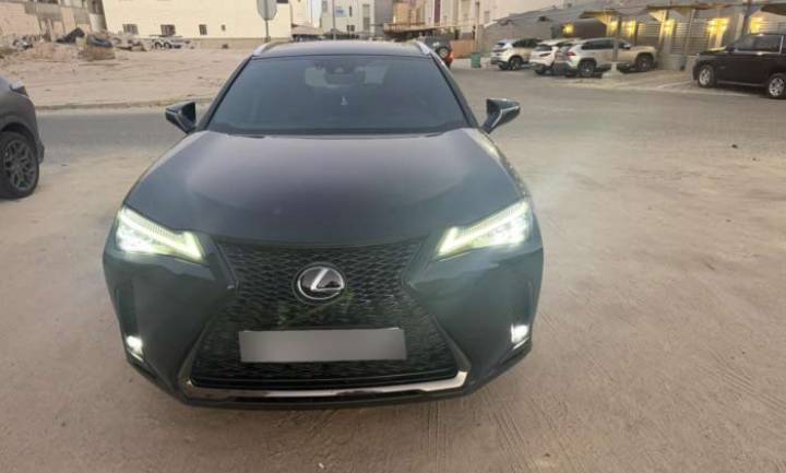 للبيع لكزس 2020 ux f sport
