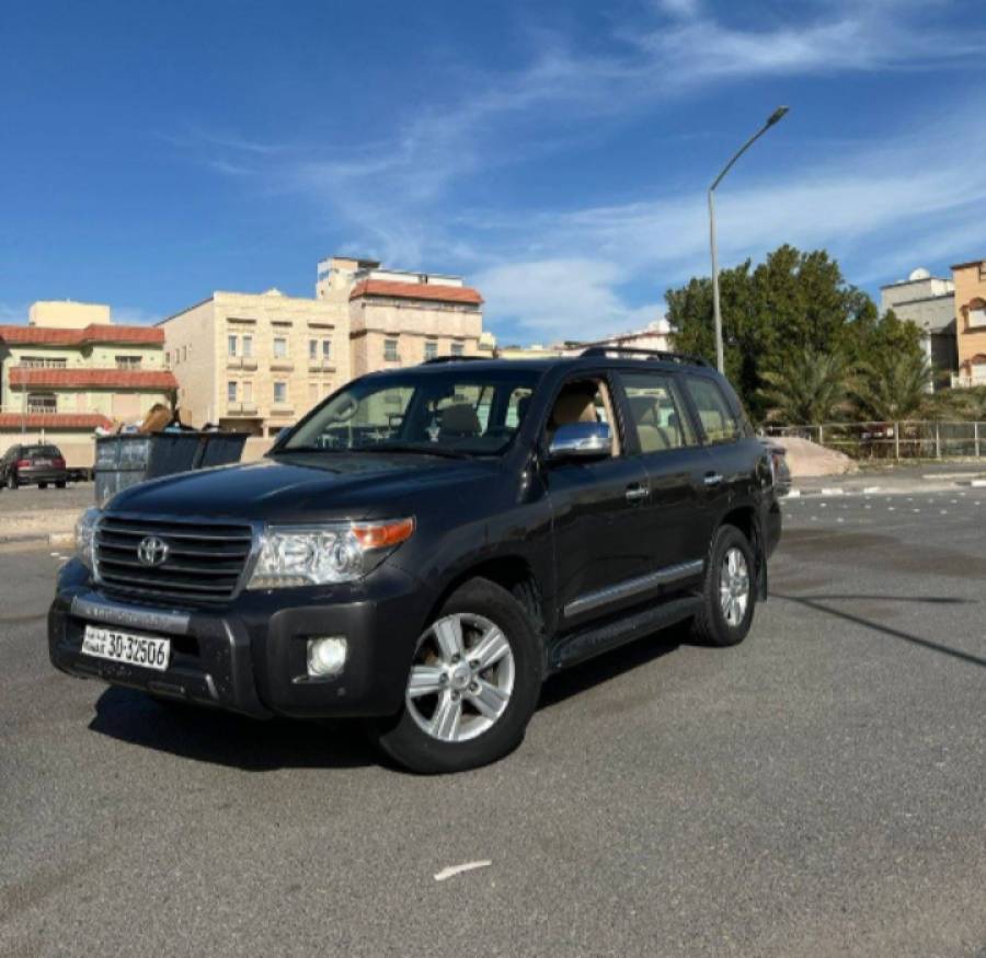 تويوتا لاند كروزر ٢٠١٤ للبيع 