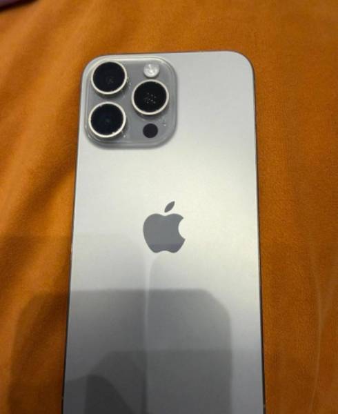 Iphone 15 pro max للبيع 