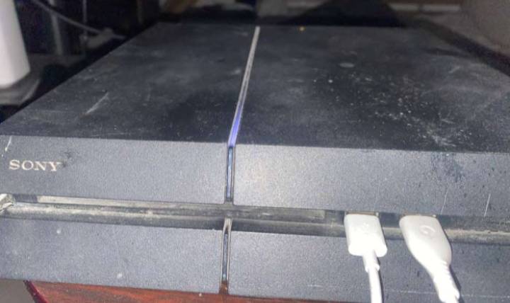 سوني فور للبيع 