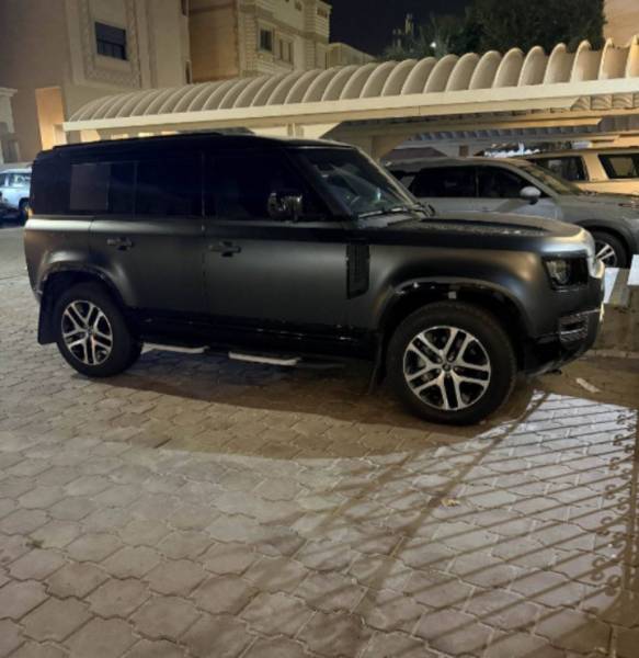 لاندروفر ديفندر الغانم 2025 للبيع 