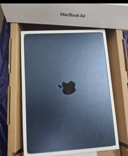 ابل ماك بوك للبيع 