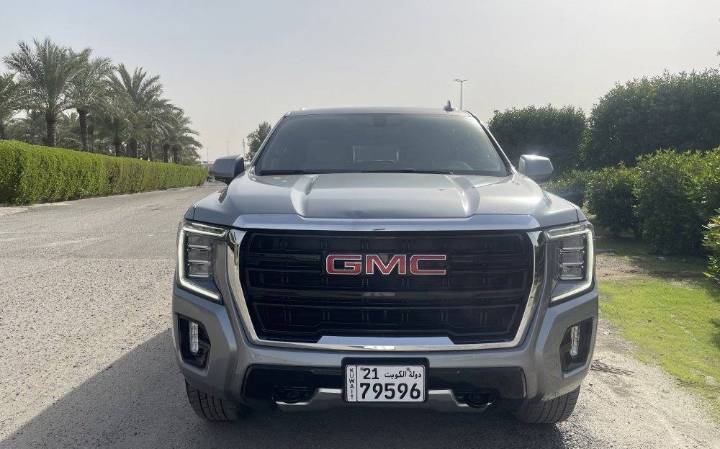 GMC  يوكن ٢٠٢٣ sle للبيع