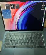 Macbook Air M2 للبيع 