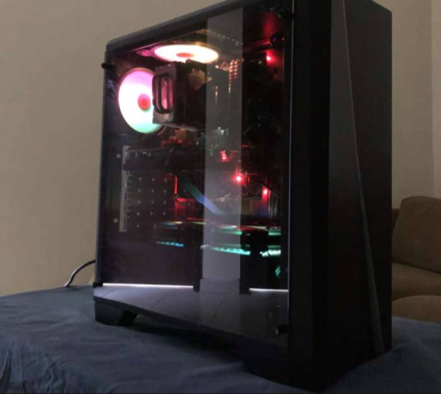 Well-maintained Gaming pc للبيع 