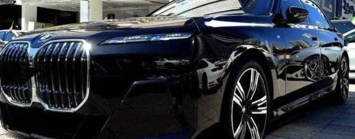 كت BMW i740 2023 للبيع 