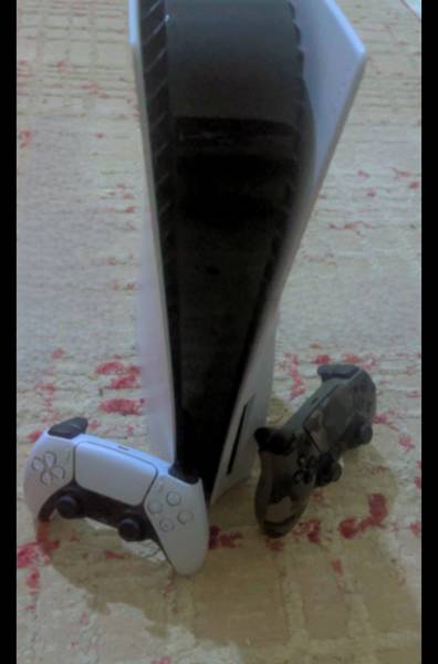 سوني ٥ للبيع 