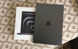 MacBook pro M4 14 inch للبيع 