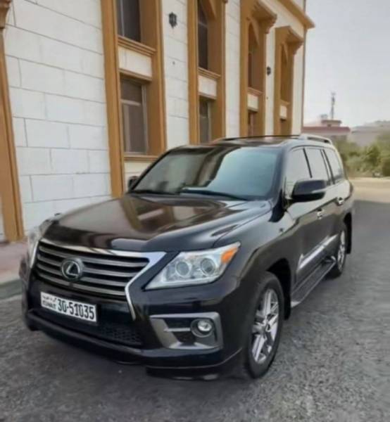 جيب لكزس LX570 2015 للبيع 