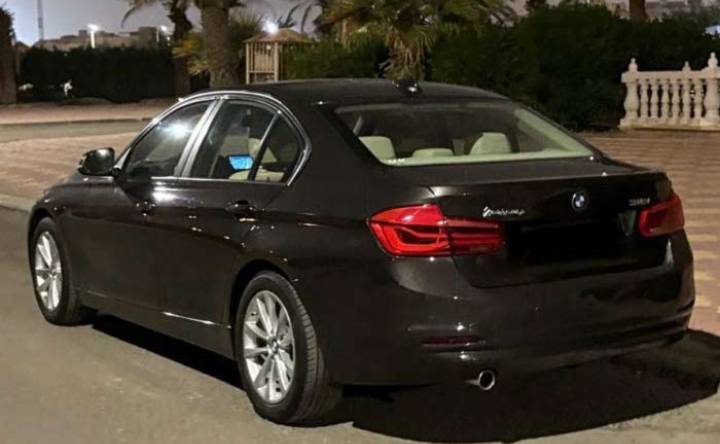 بي ام دبليو 318i موديل 2018 للبيع 