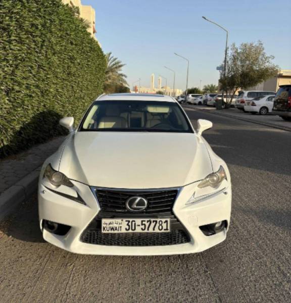 للبيع لكزس 2015 250 Is