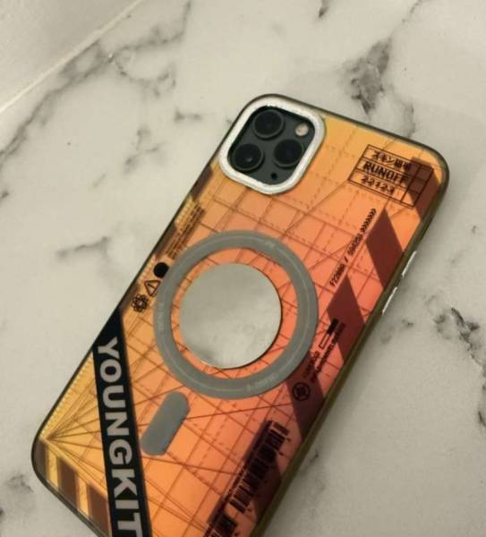 ايفون 11 بروماكس للبيع