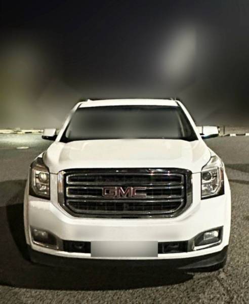 للبيع جي ام سي يوكن أكس أل ٢٠١٧ 