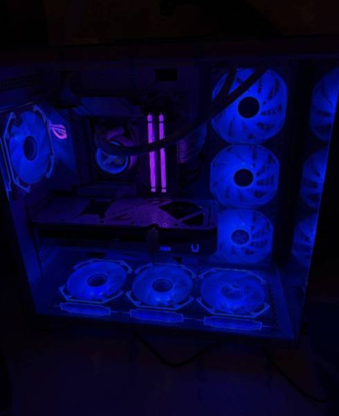 بي سي قيمنج للبيع 