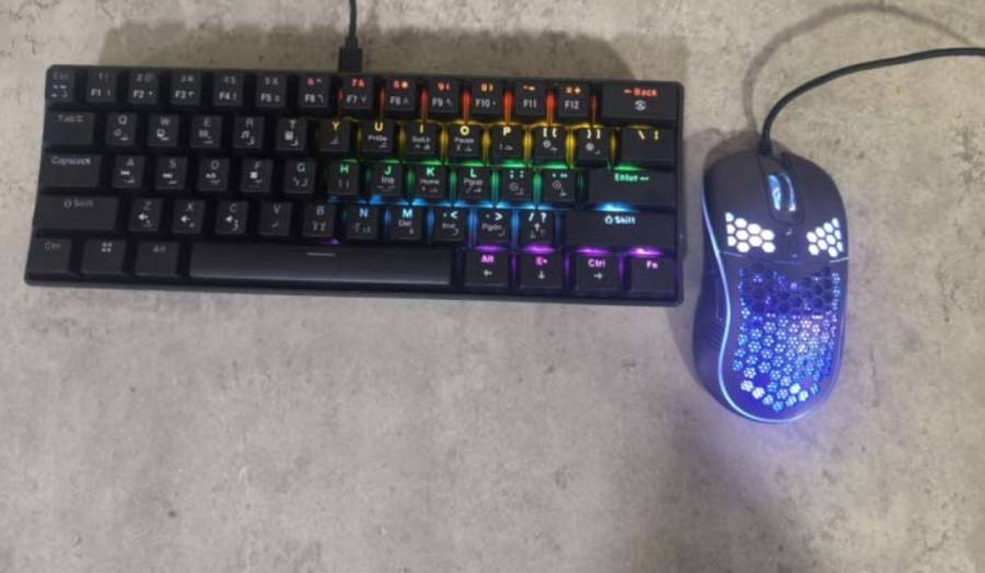 للبيع ماوسين كيبوردين  سماعة