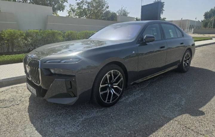 BMW 735i 2025 للبيع 