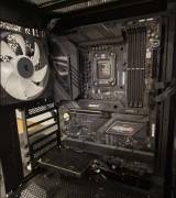 ROG STRIX Z790-F GAMING WIFI II للبيع