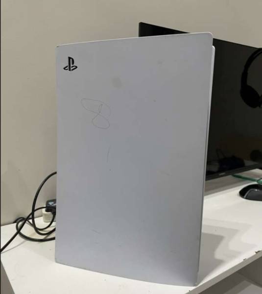 سوني 5 للبيع