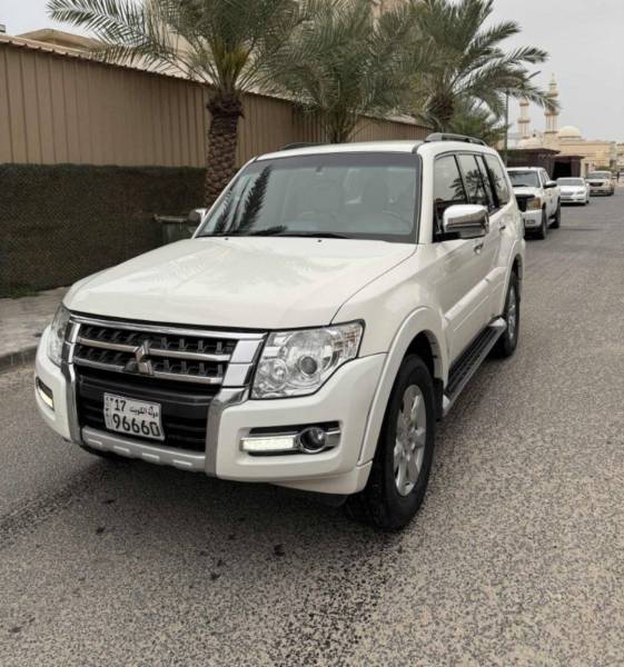 للبيع ميتسوبيشي باجيرو GLS-V6  2020