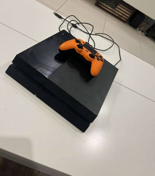 سوني فور للبيع