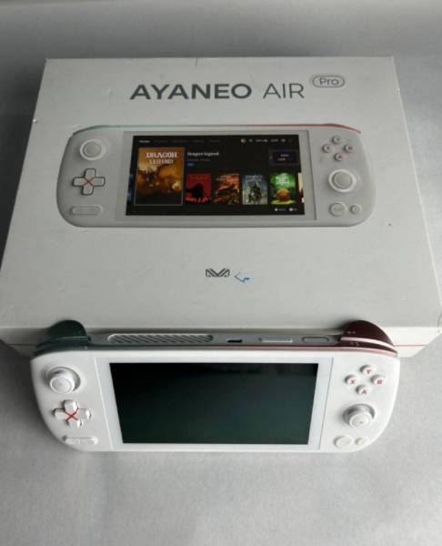 Ayaneo air pro oled للبيع