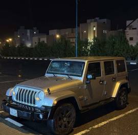 جيب رانجلر Sahara2016 للبيع 