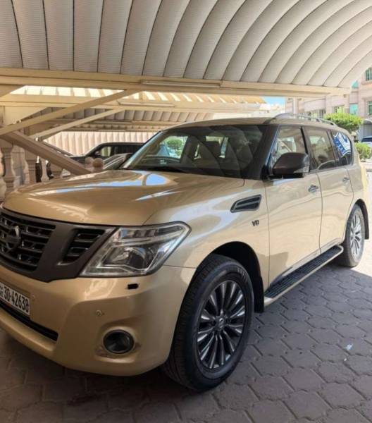 للبيع نيسان باترول بلاتينيوم 2014