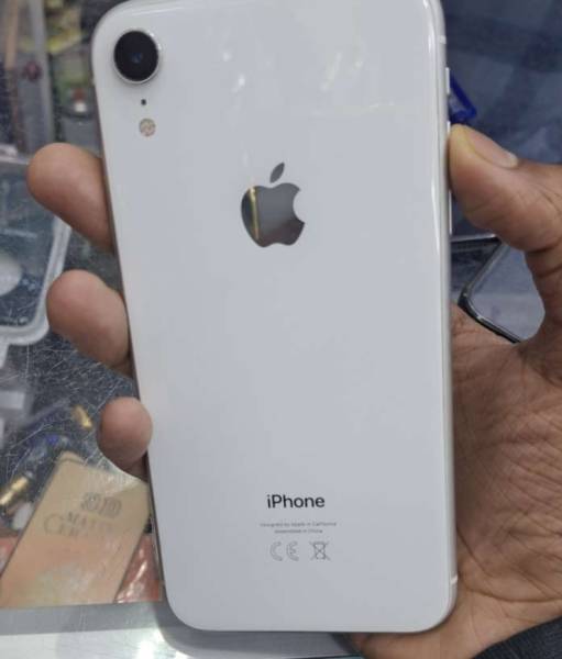 آيفون XR للبيع