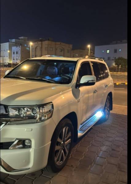 للبيع تويوتا لاند كروزر  V.XR ٢٠١٦