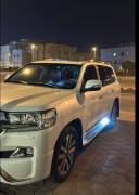 للبيع تويوتا لاند كروزر  V.XR ٢٠١٦