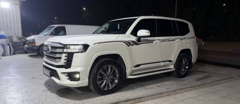 للبيع لاندكروزر ابرو اس 2023