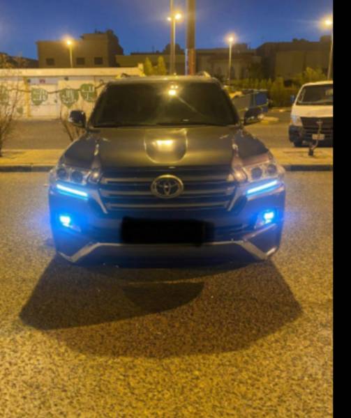 تويوتا لاند كروزر ٢٠١٧ للبيع 