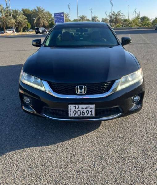 للبيع هوندا أكورد 2015