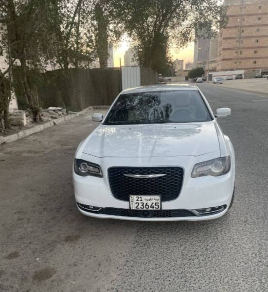 للبيع كرايلزر C300 2021
