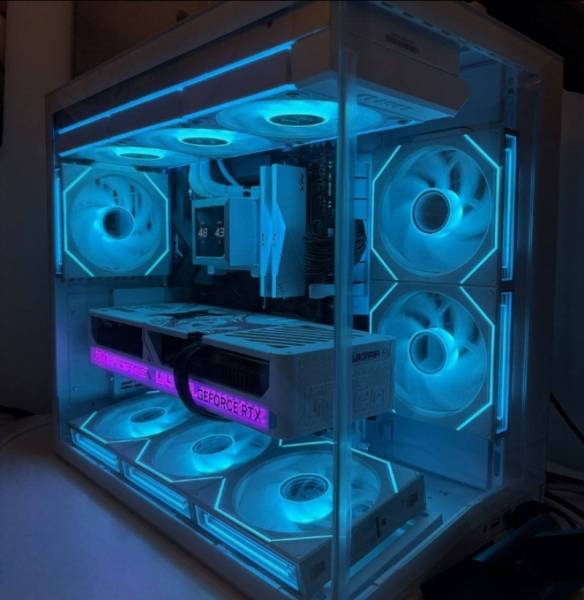 بي سي قيمنج قوي للبيع