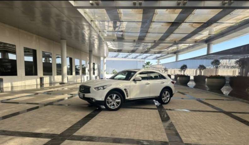 للبيع جيب انفنتي Qx70 2015